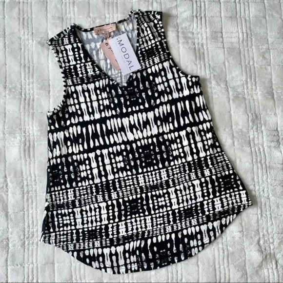 Philosophy Abstract Printed Tank​ - Picture 1 of 4
